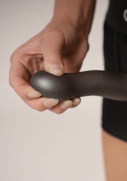 Ultra Soft Silicone Curvy G-Spot Dildo - 7\'\' / 17 cm