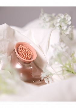 Twitch - Handsfree Suction and Vibration Toy