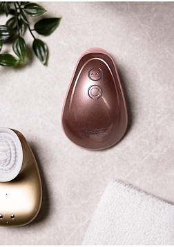 Twitch - Handsfree Suction and Vibration Toy