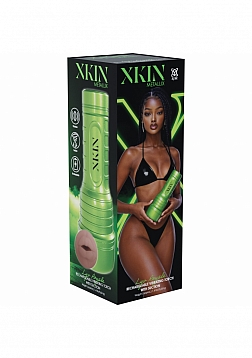 XKIN - Lyv Royale - Mouth Torch Masturbator - Rechargeable Vibrating + Suction - Metallic Green - 66